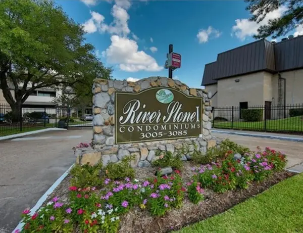 3015 Walnut Bend Lane #13, Houston, TX 77042