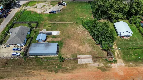 1301 N San Jacinto Avenue, Cleveland, TX 77327
