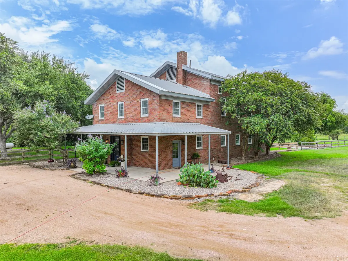 7765 Pigeon Drive, Hitchcock, TX 77563 - Image #1