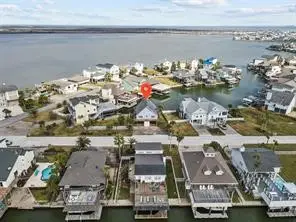 518 Paradise Drive, Tiki Island, TX 77554 - #3