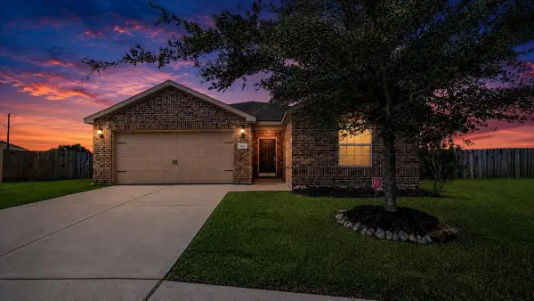 422 Hawks View Drive, La Marque, TX 77568