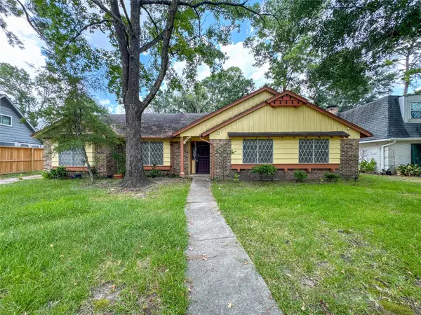 5907 Darkwood Drive, Houston, TX 77088