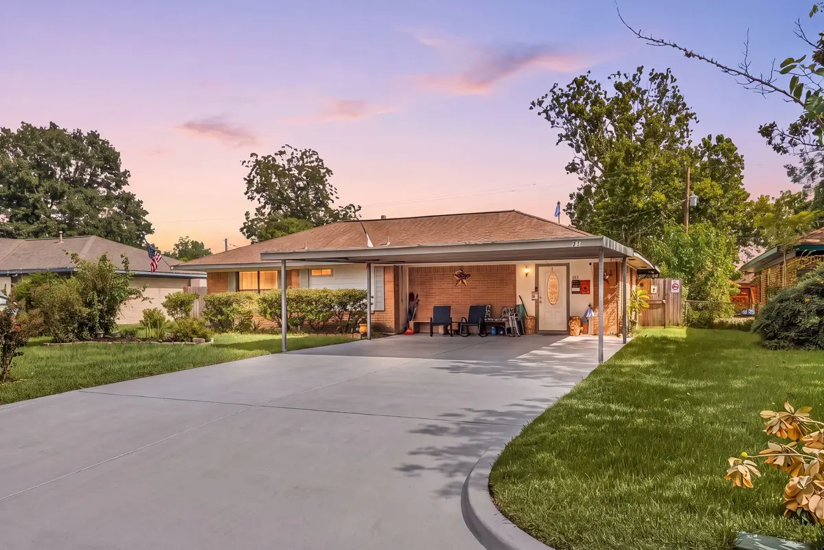 207 Chandler Drive, Baytown, TX 77521 - #1