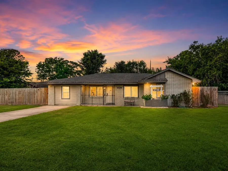 5739 Waterford Drive, Houston, TX 77033 - #2