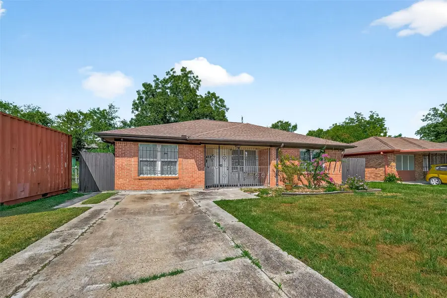 423 Gammon Drive, Houston, TX 77022 - Image #2