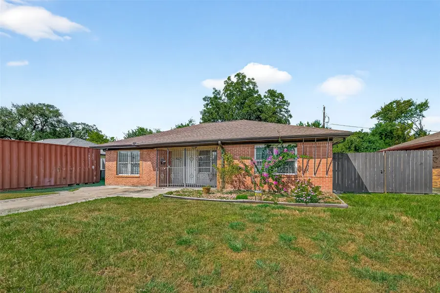 423 Gammon Drive, Houston, TX 77022 - Image #3