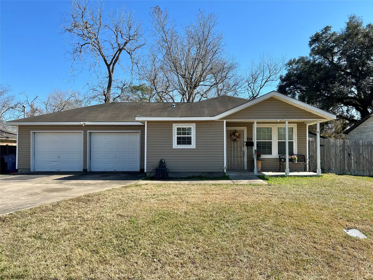 708 E 6th Street, Sweeny, TX 77480 - Image #1