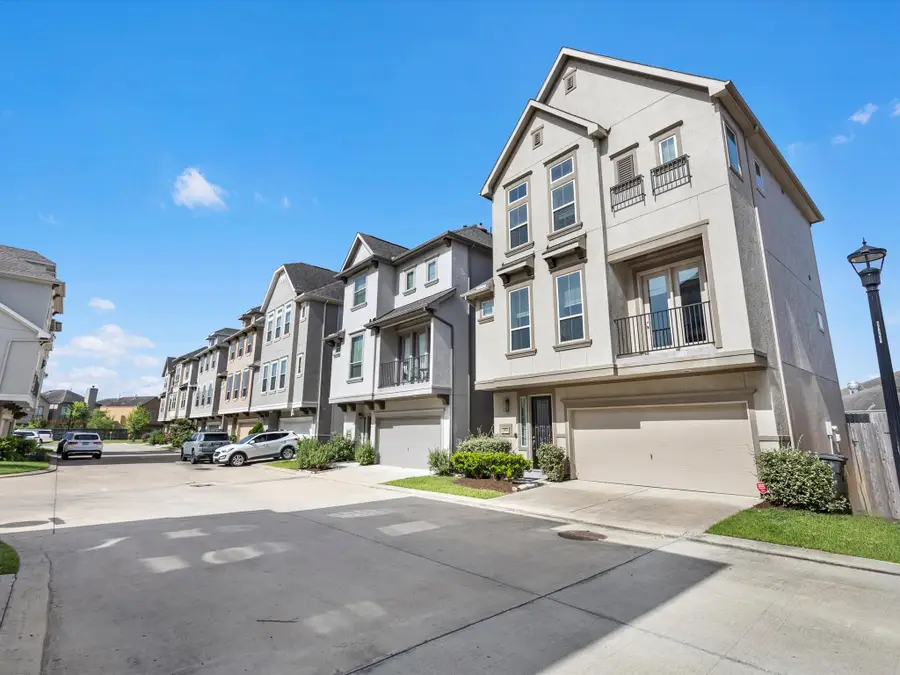 9618 Cambridge Manor Lane, Houston, TX 77045 - Image #2