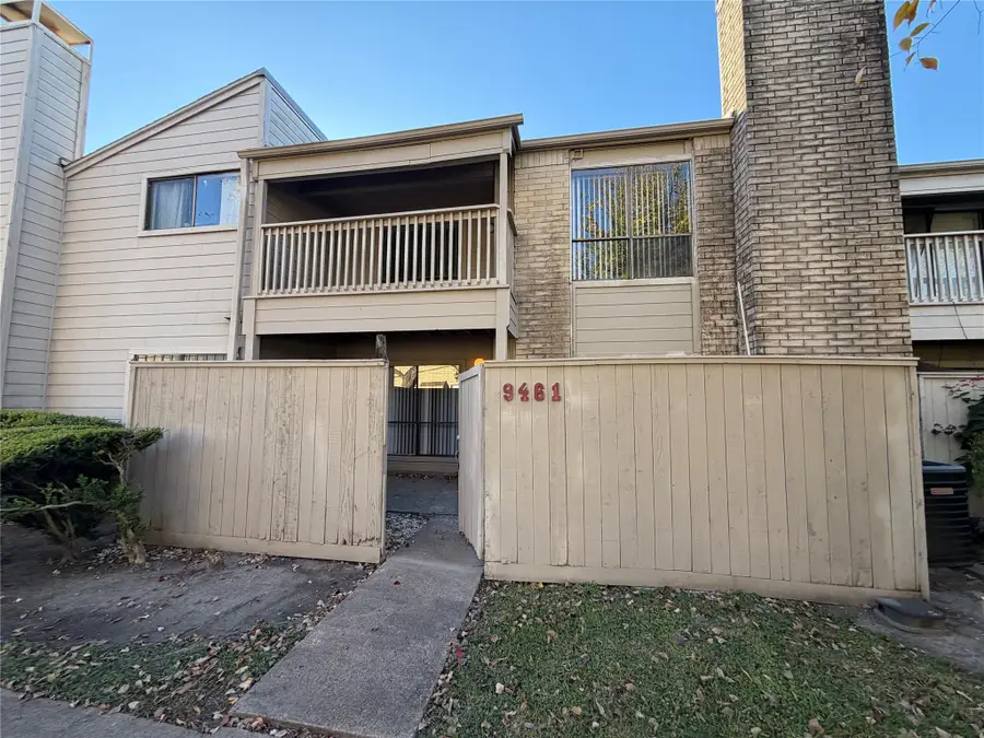 9461 Pagewood Lane, Houston, TX 77063 - Image #3