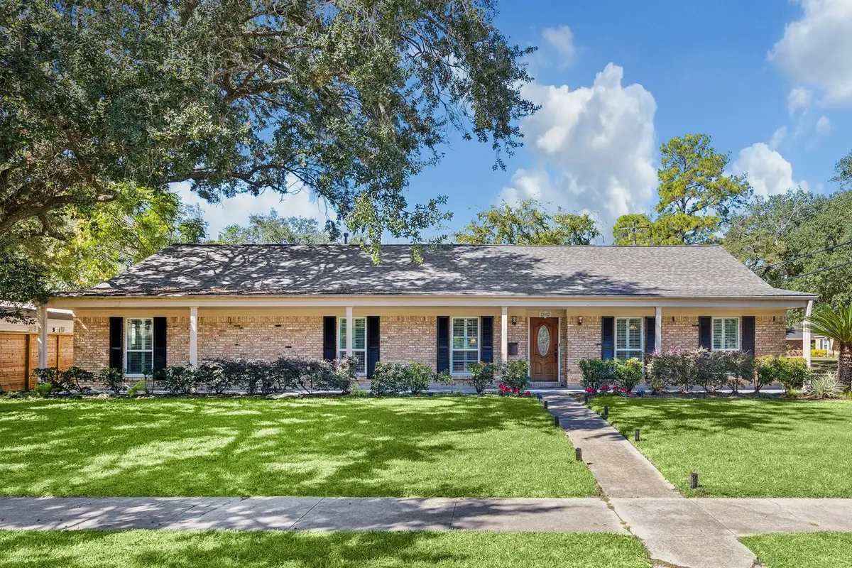10902 Mullins Drive, Houston, TX 77096 - Image #1