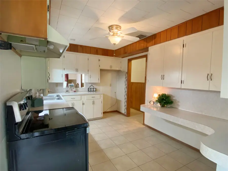 632 Kyle Street, Angleton, TX 77515 - #3