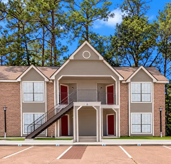 2402 Sycamore Avenue #D4, Huntsville, TX 77340