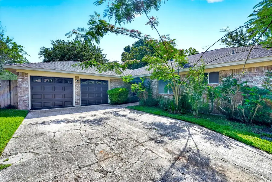 15207 Pleasant Valley Road, Houston, TX 77062 - #2