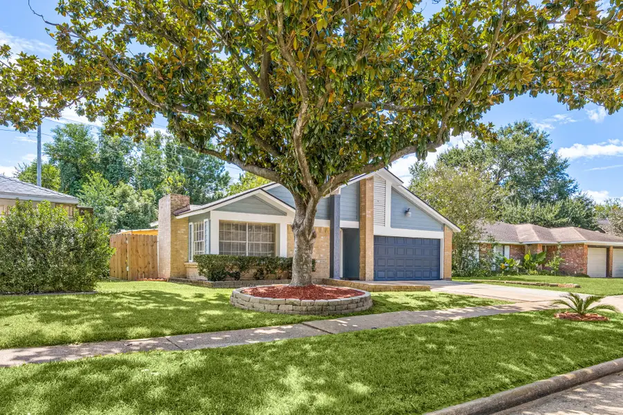 5831 Longforest Drive, Houston, TX 77088 - Image #3