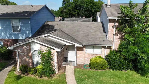 6373 S Briar Bayou Drive, Houston, TX 77072