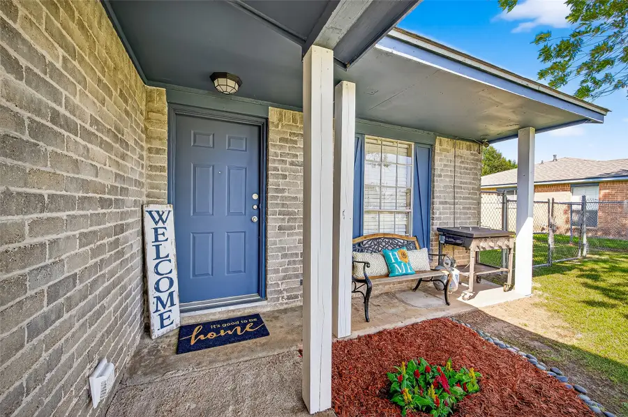 229 Austin Street, Angleton, TX 77515 - Image #3