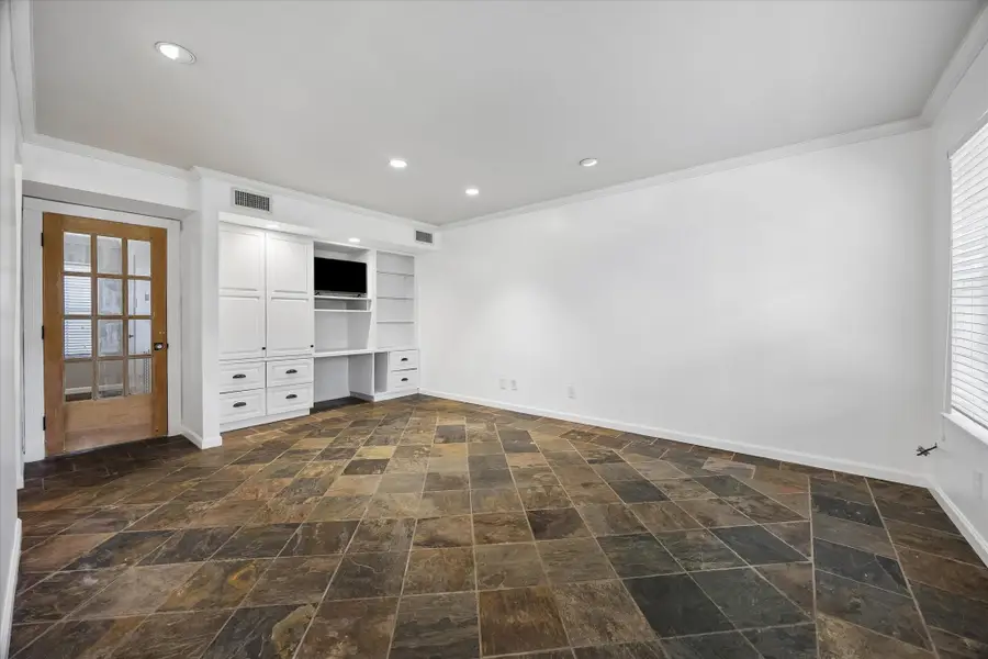 3131 Southwest Freeway #C26, Houston, TX 77098 - #3