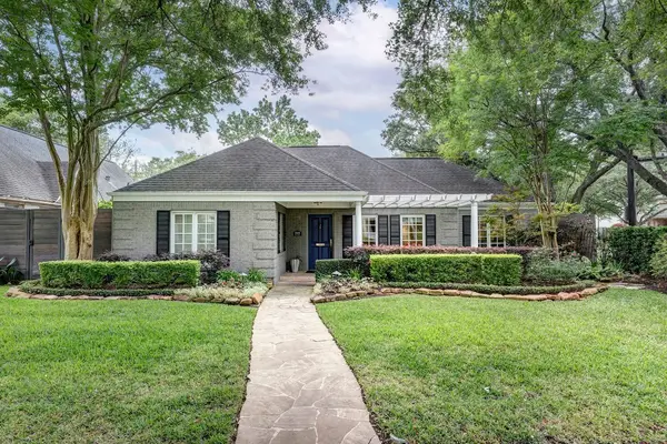 3131 Rice Boulevard, West University Place, TX 77005