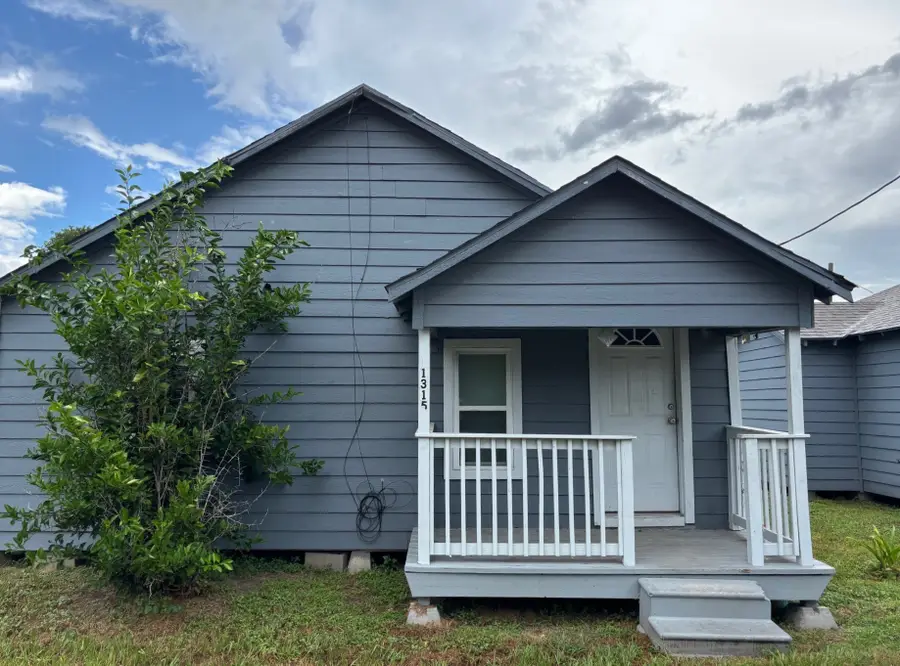 1315-1319 Austin Street, Bay City, TX 77414 - #2