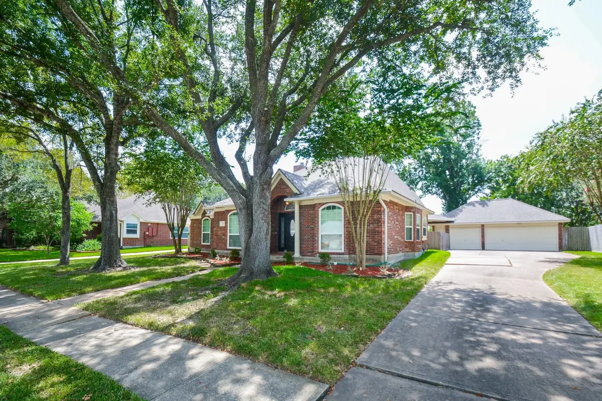 705 Eagle Lakes Drive, Friendswood, TX 77546 - #1