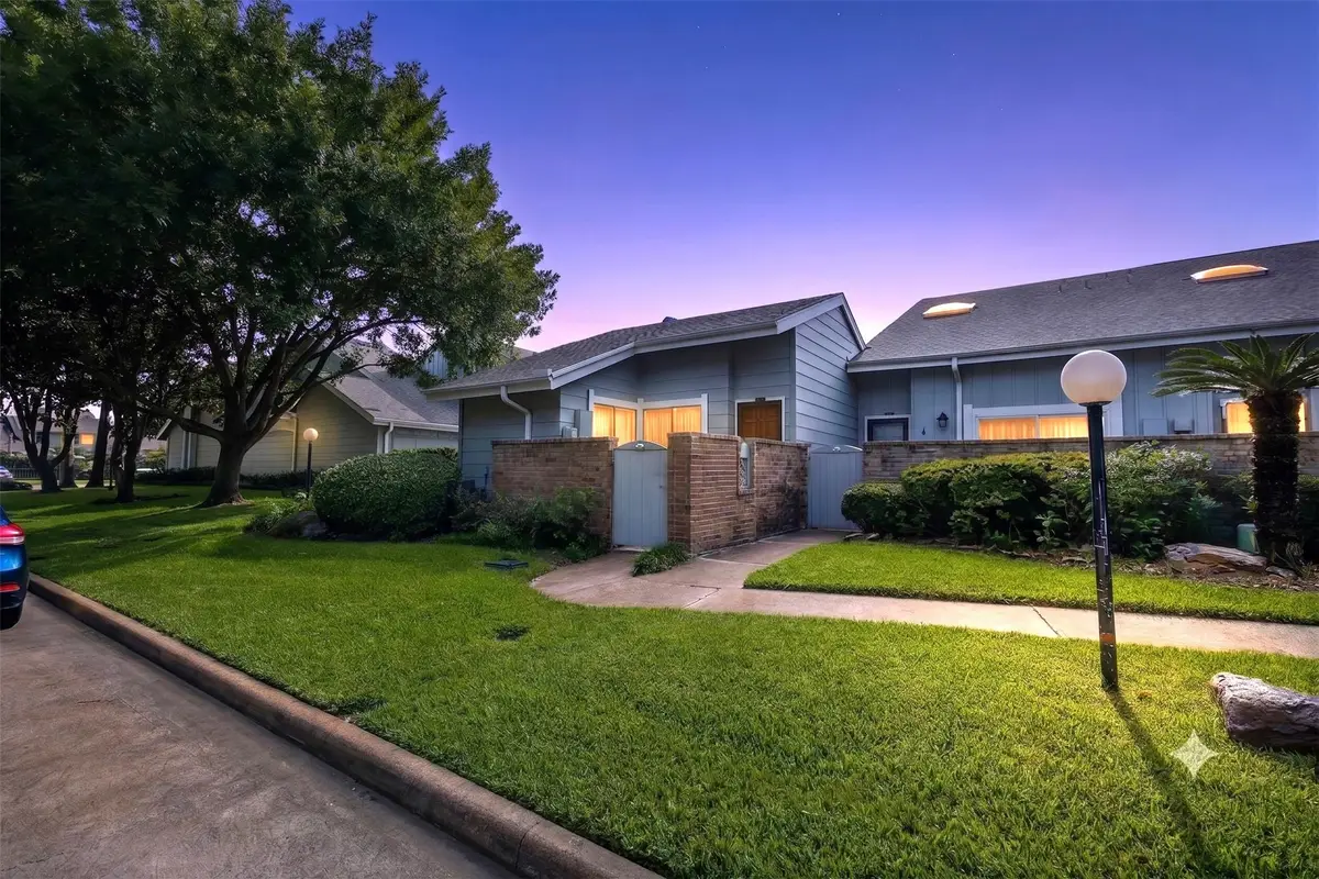 13034 Greenway Chase Court #3034, Houston, TX 77072 - #1