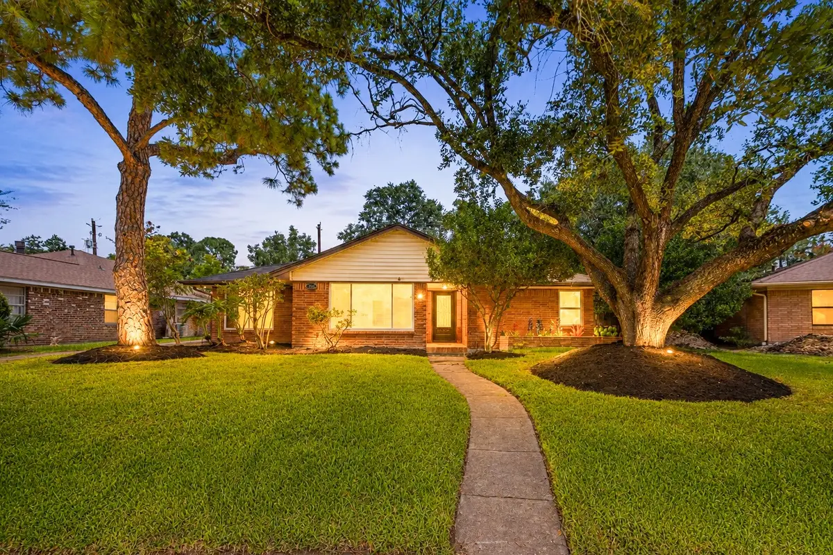 5262 Briarbend Drive, Houston, TX 77096 - #1