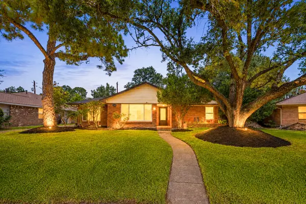 5262 Briarbend Drive, Houston, TX 77096