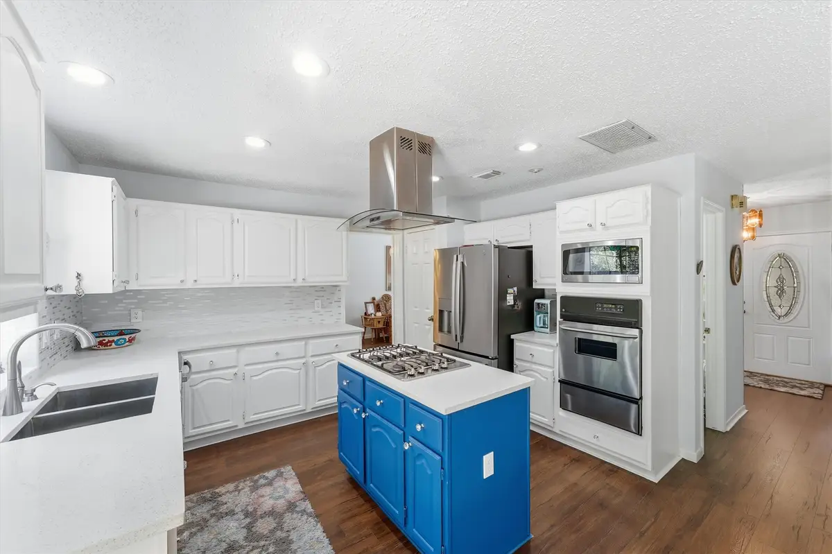 42 Fire Flicker Place, The Woodlands, TX 77381 - #1