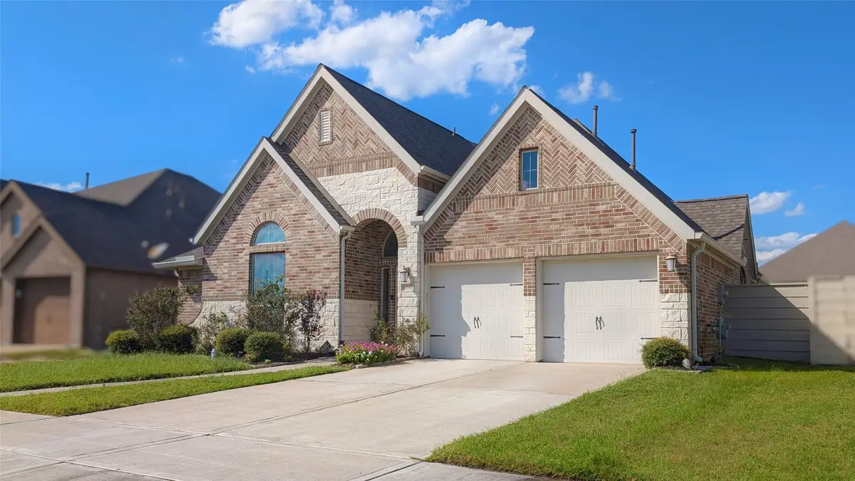4540 Mesquite Terrace Drive, Manvel, TX 77578 - Image #1
