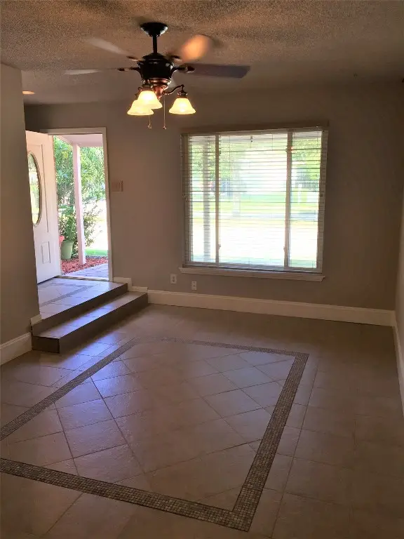 2044 Lakeside Drive, Seabrook, TX 77586 - #2