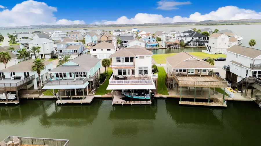 1323 Wahini Street, Tiki Island, TX 77554 - Image #3