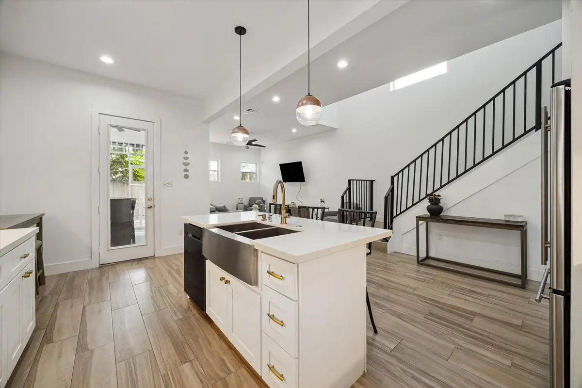 5021 Creekmont Drive, Houston, TX 77091 - #1