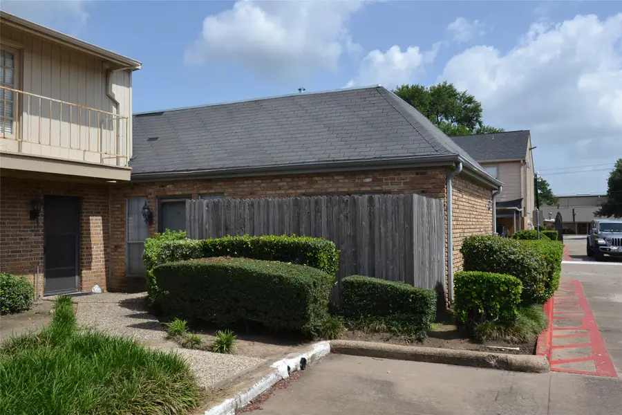 6111 Beverly Hill Street #27, Houston, TX 77057 - Image #2