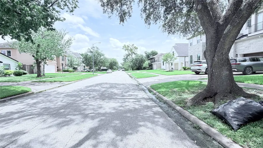 5235 Mimosa Drive, Bellaire, TX 77401 - #3