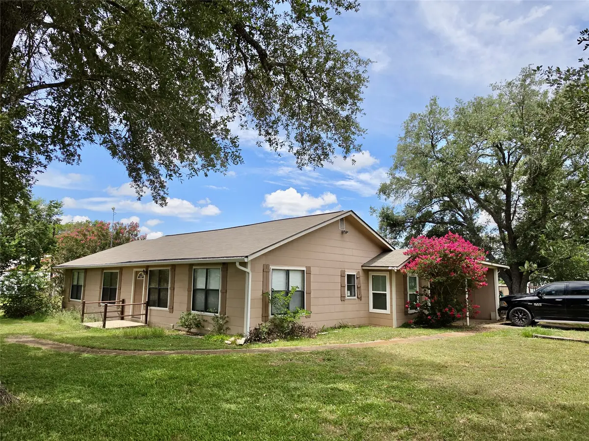 307 5th St Street, Sutherland Springs, TX 78161 - #1
