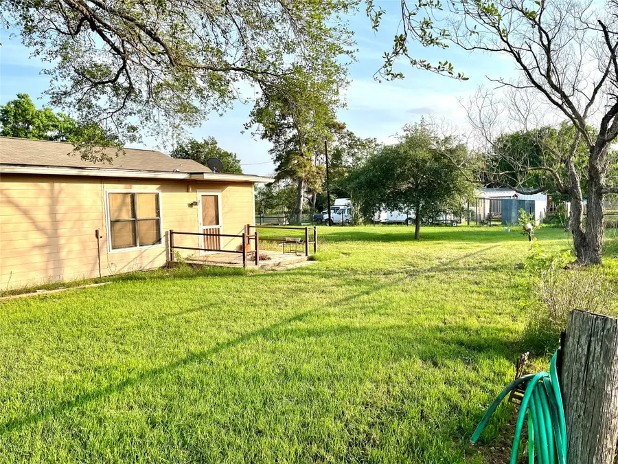 307 5th St Street, Sutherland Springs, TX 78161 - #3