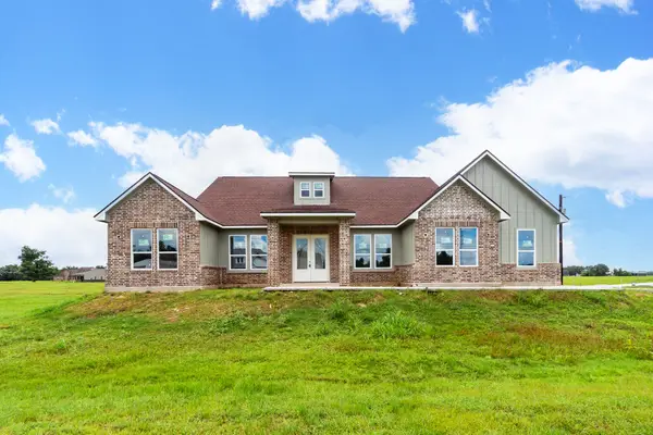 201 Shetland Court, Angleton, TX 77515