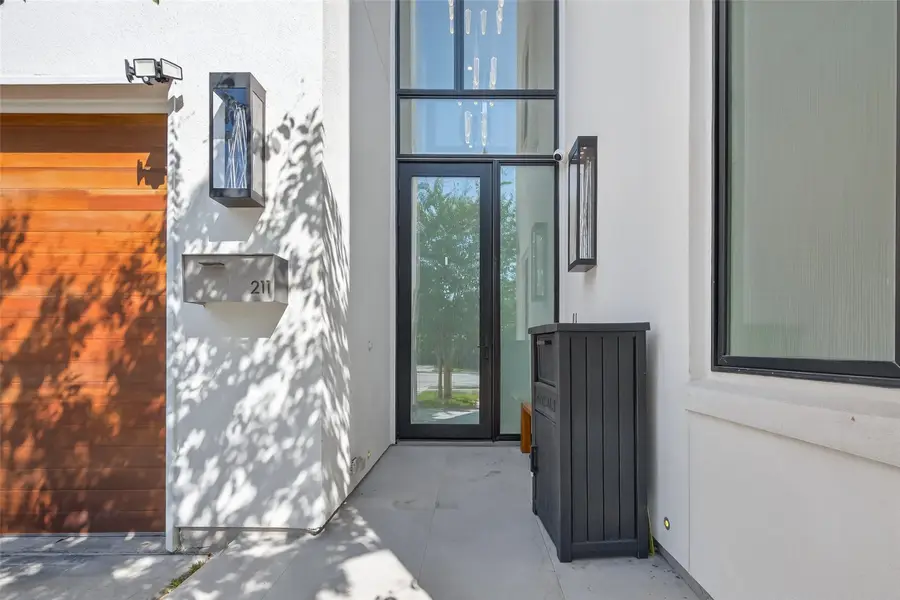 211 Stratford Street, Houston, TX 77006 - Image #2