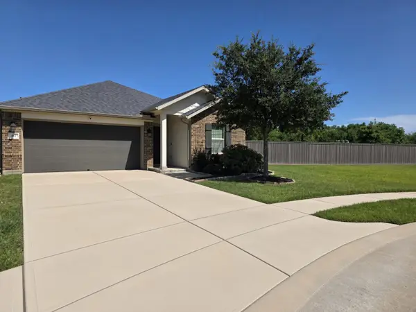 417 Kohls Crest Road, La Porte, TX 77571