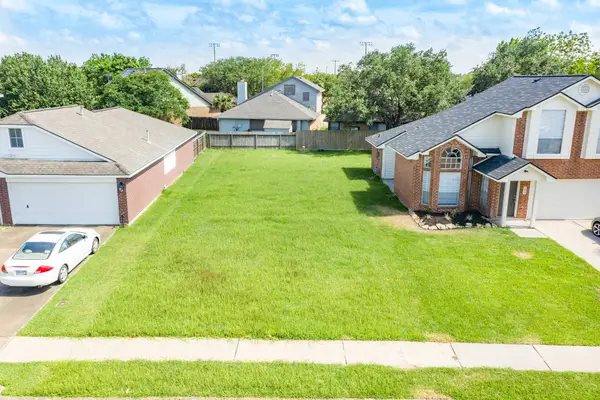 105 Cacao Street, Lake Jackson, TX 77566