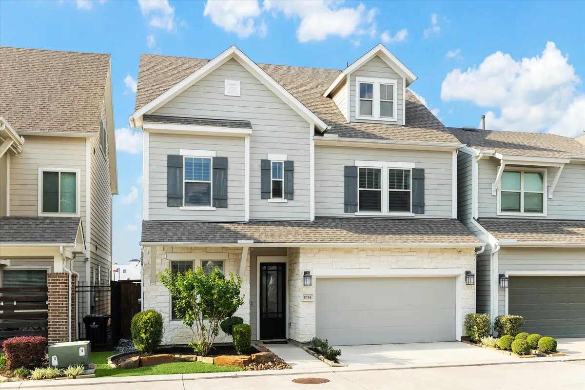 8706 Strongoak Lane, Houston, TX 77055 - Image #1