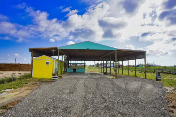 996 Blue Water Boulevard, Sargent, TX 77414