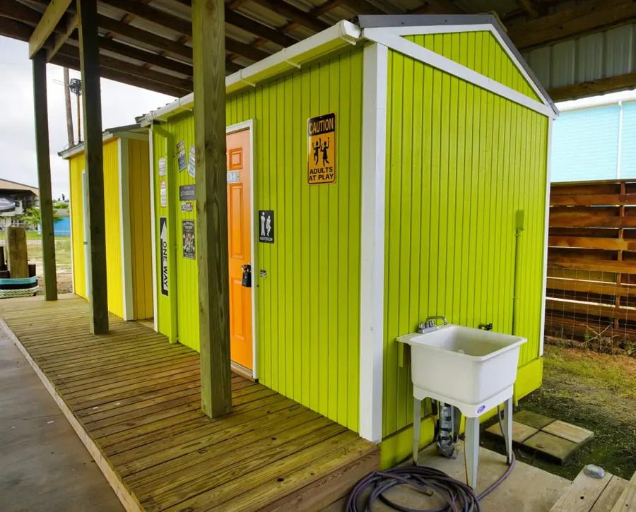 996 Blue Water Boulevard, Sargent, TX 77414 - Image #2