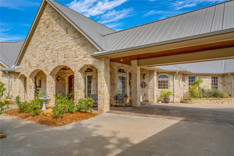 202 W North Street, Weimar, TX 78962 - #2