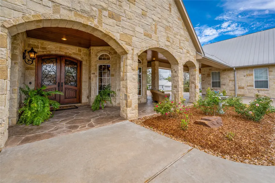202 W North Street, Weimar, TX 78962 - #3