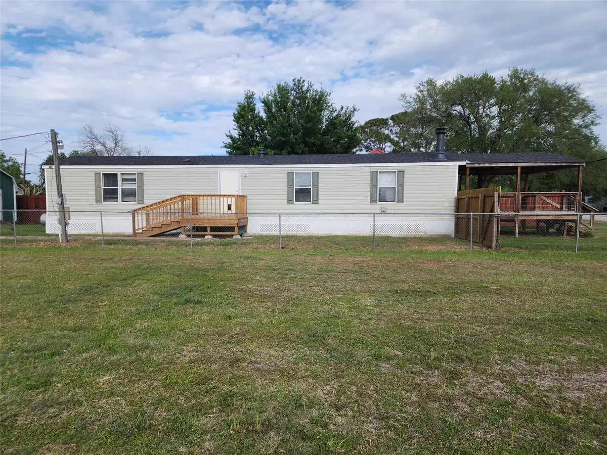 502 Magnusson Ave, Palacios, TX 77465 - #1