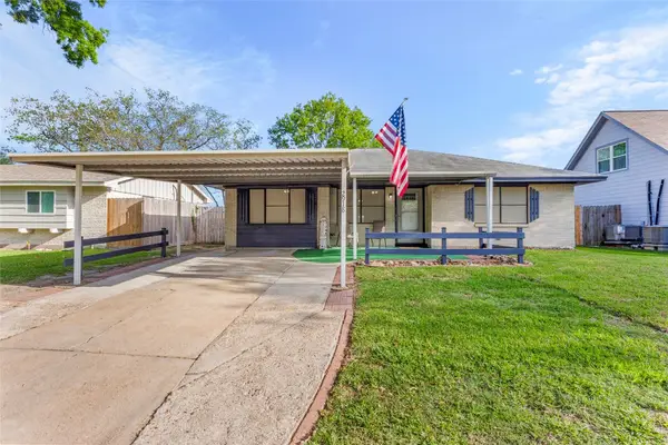 2918 15th Avenue N, Texas City, TX 77590