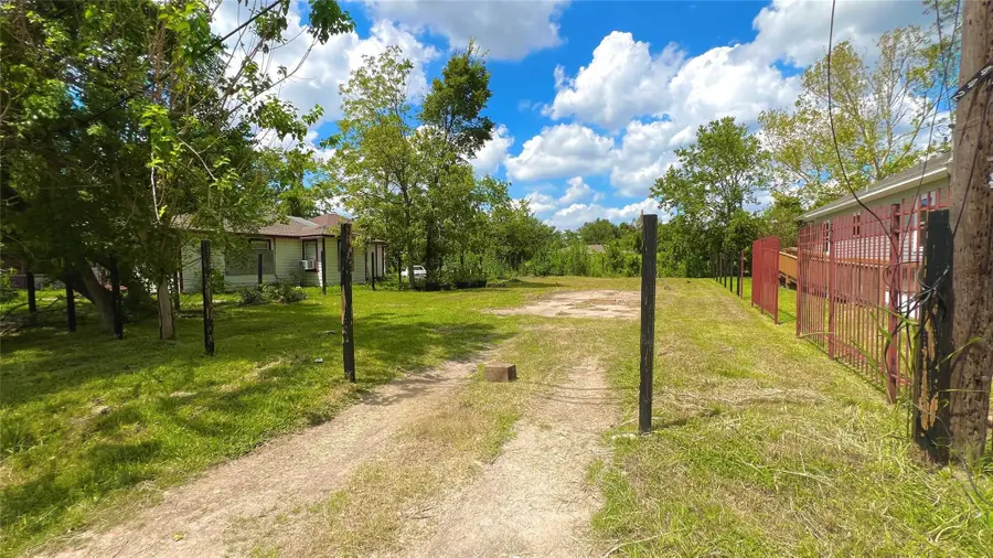 3019 Grovey Street, Houston, TX 77026 - Image #2