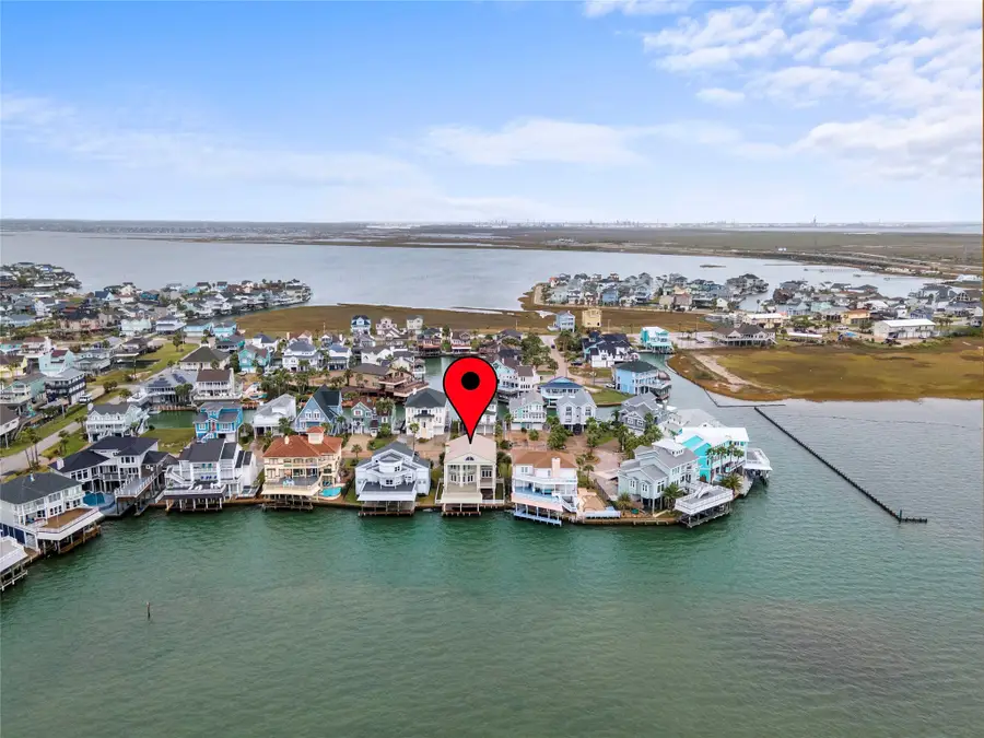 919 Long Reach Drive, Tiki Island, TX 77554 - Image #3