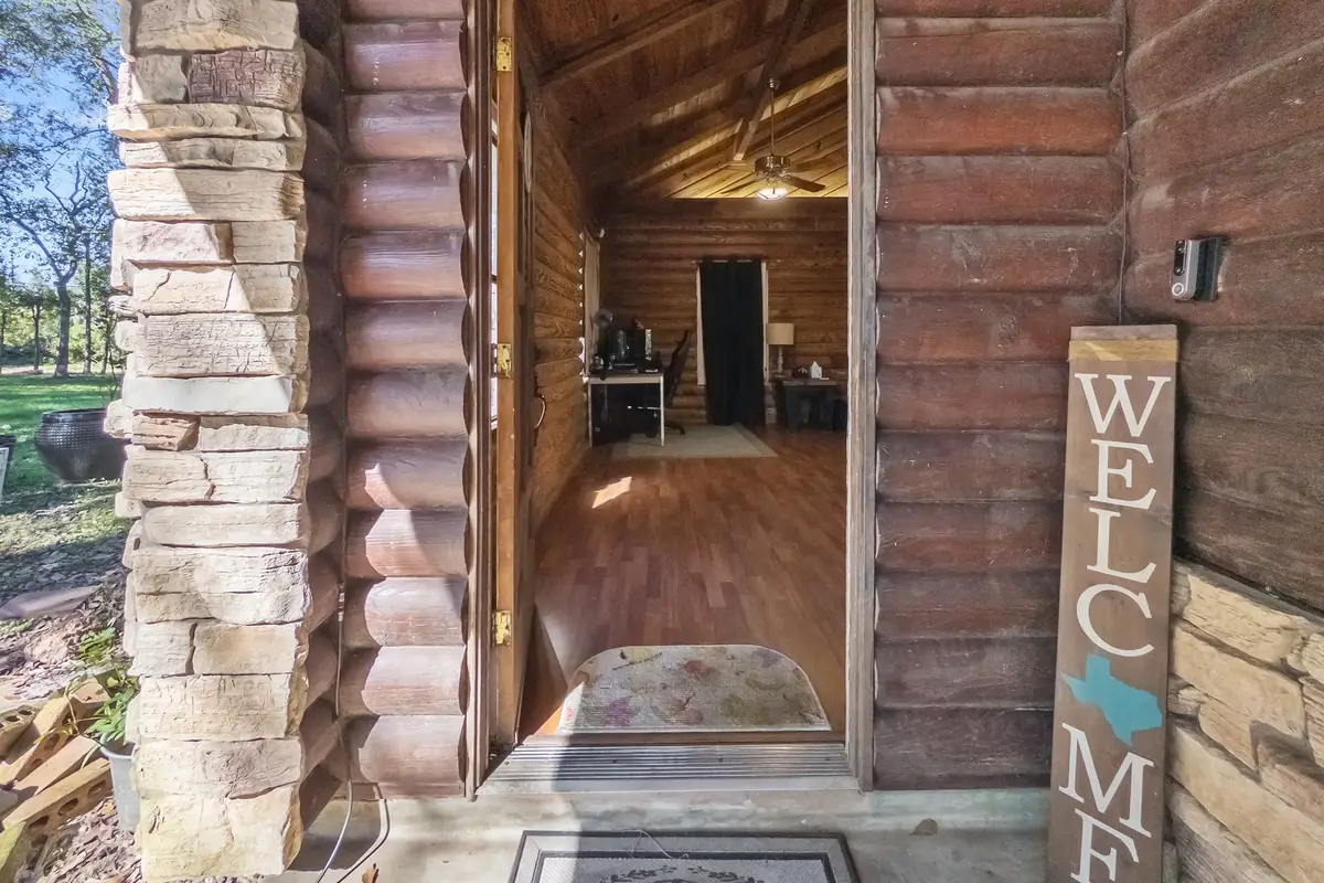 605 Ne Clayton Street, Dayton, TX 77535 - #1